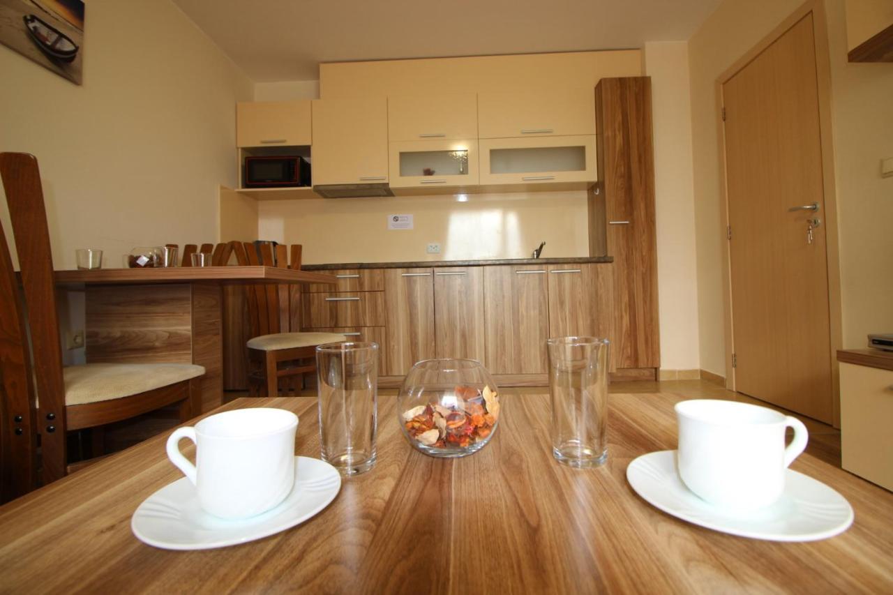 Allia Apartments Равда Экстерьер фото