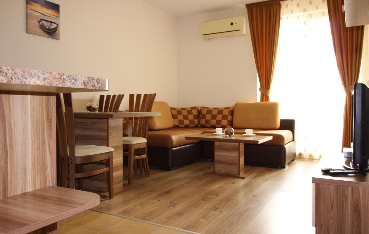 Allia Apartments Равда Экстерьер фото