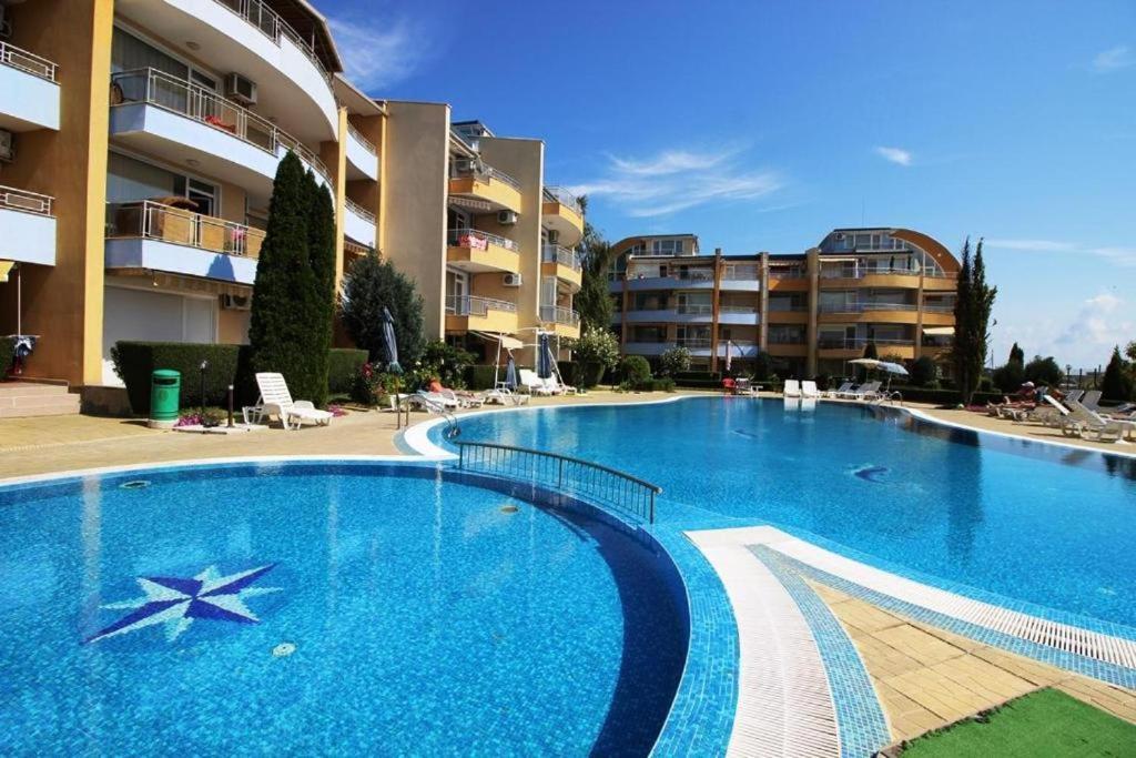 Allia Apartments Равда Экстерьер фото