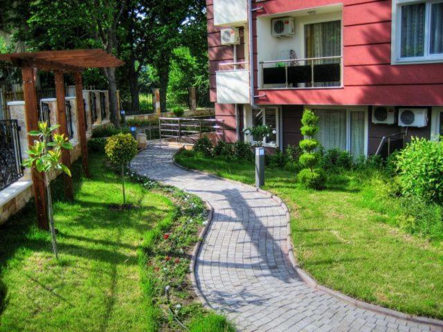 Allia Apartments Равда Экстерьер фото